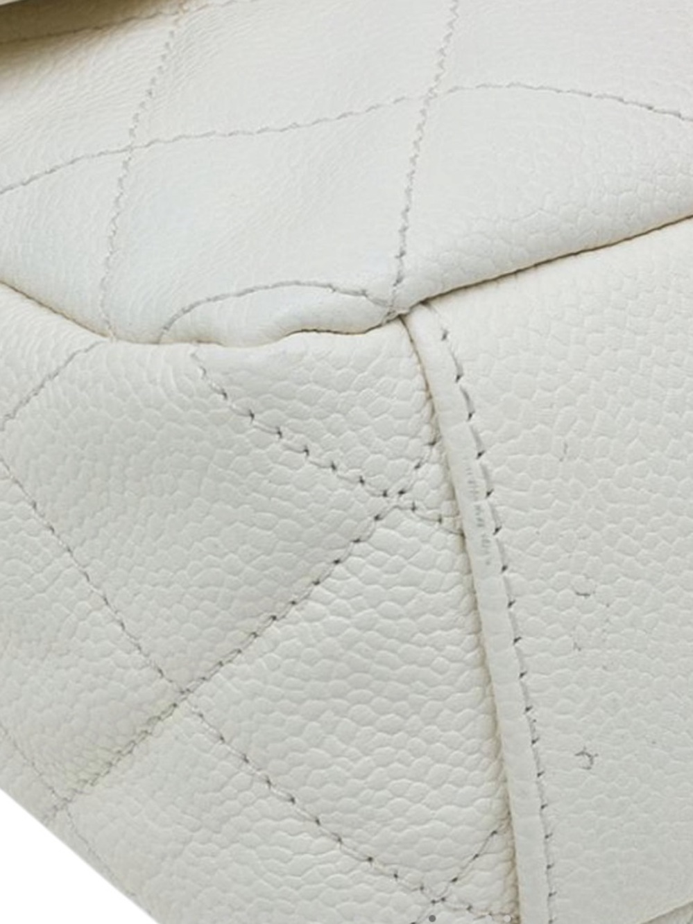 CHANEL Cream Leather Shoulder Bag with Pink Ombre Center - Picture 6 of 7